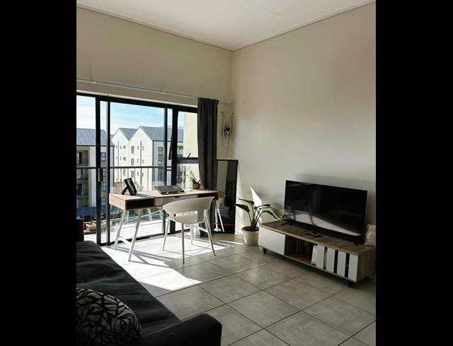 1 BEDROOM APARTMENT TO LET IN ADMIRALS PARK